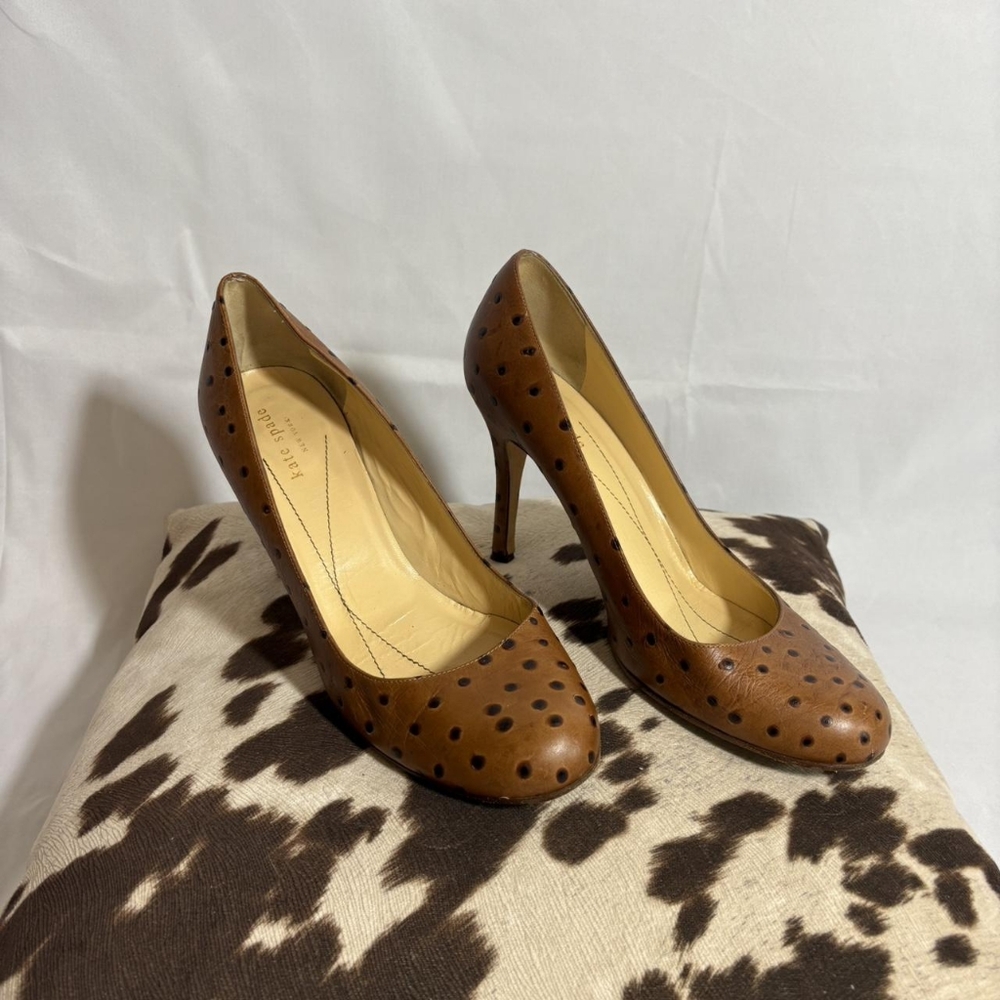 Kate Spade Women's Brown and Tan  Spotted Ostrich Print Round Toe Heels
